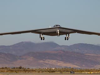 Vzácne zábery najtajnejšieho bombardéra USA. B-21 Raider sa pripravuje na ostrú službu