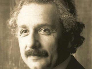 Vedci sa pokúsili zlomiť Einsteina: Obstálo jedno z jeho najprísnejších pravidiel?