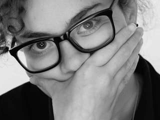 Niektorí ho milujú, iní zas nenávidia: Toto je história a vývoj sarkazmu