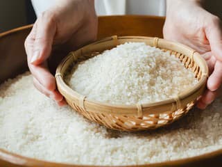 Internet varuje pred ryžou vyrobenou z plastu. Pravda alebo mýtus: Môžeme skutočne jesť namiesto ryže plast?