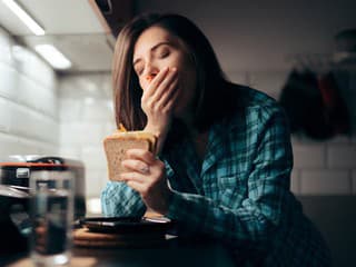 Tri ranné signály, že kortizol nemusí fungovať správne: Telo upozorňuje už v prvých minútach po zobudení