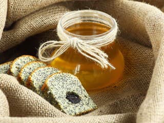 Spojenie týchto dvoch bežných surovín vyrieši vaše problémy so spánkom, nervami, imunitou, ba aj kosťami a svalmi