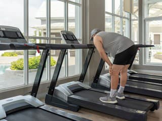 Väčšina mužov po štyridsiatke robí pri chudnutí týchto 8 chýb: Pre toto ručička na váhe stojí!