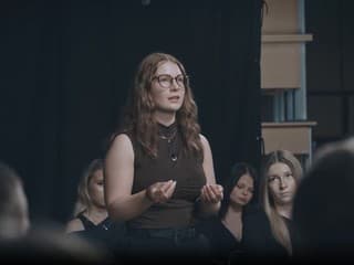 Študentka zatlačila na ministra Kamila Šaška: Prečo na Slovensku chýbajú lieky na sklerózu multiplex?
