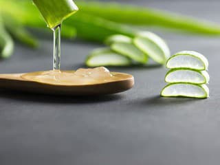 Ako používať aloe vera na akné: 7 spôsobov, ako sa zbaviť vyrážok