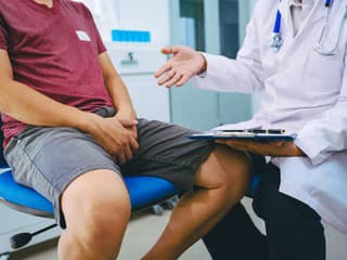Rakovina prostaty môže dlho mlčať: Tieto zmeny pri močení a sexe však neprehliadajte