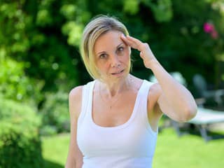 8 najčastejších mýtov o návaloch tepla v menopauze, ktorým aj vy stále veríte