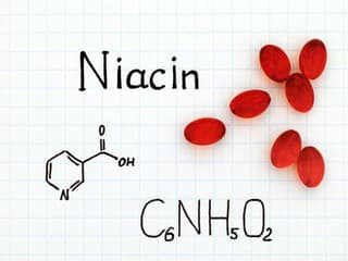 Znižujete si niacínom cholesterol? Pozor na tento problém