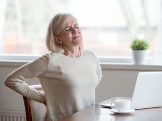 Ste po 40ke? Chirurg radí, ako si zachovať zdravý chrbát čo najdlhšie