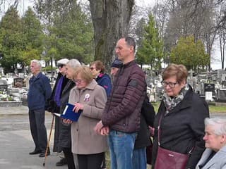 Na cintoríne vo Veľkej si uctili obete Barbarskej noci