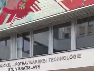 V budove STU v Bratislave vznikol požiar, ľudí evakuovali