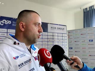 Prezident SZB Peter Vozár počas tlačovej konferencie Slovenského zväzu biatlonu