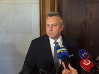 Andrej Danko vykázal šéfku klubu PS Zuzanu Mesterovú zo sály