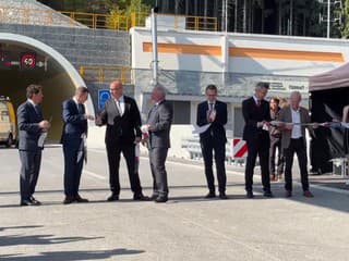 Na Liptove slávnostne otvorili nový úsek diaľnice D1 Hubová - Ivachnová