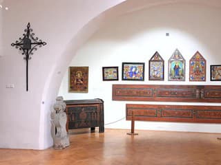 Výstava Sakrálne pamiatky v Západoslovenskom múzeu