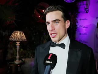 Sláva je nebezpečná! Bardy je šťastne zadaný, ale... Toto by dnes nebolo také jednoduché