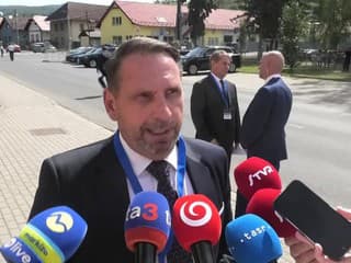 Primátor mesta Žiar nad Hronom Peter Antal po skončení výjazdového rokovania vlády