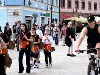 Hudobníci predstavili svoje umenie v ulicach počas Ladenia mesta