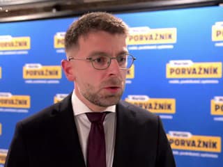 Marián Porvažník vo volebnej centrále očakáva predbežné neoficiálne výsledky