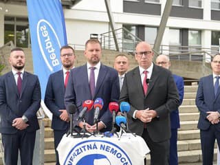 Jozef Ráž a Kamil Šaško o obnovenom pavilóne a novej zdravotníckej technike v UNLP