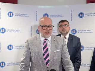 Kaliňák ku kontrole a spokojnosti obcí s Centrami zdieľaných služieb