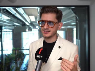 Slovenský klavirista dobyl svet: Jeho videoklip konkuruje popovým hviezdаm na prestížnom festivale