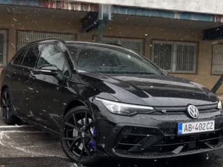 Volkswagen Golf R - ostrý spoločník do snehu i k moru