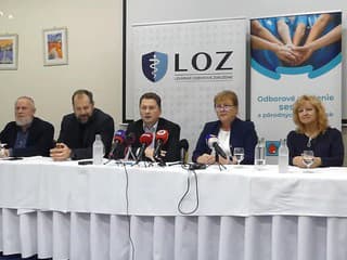 LOZ a OZ SaPA vyzývajú na prijatie viacerých opatrení na ochranu zdravotníkov