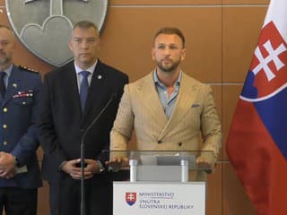 Prebieha akcia proti skupine neonacistov, ktorí obťažovali obyvateľov Bratislavy