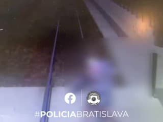 V Bratislave došlo popoludní k zrážke električky s maloletou osobou