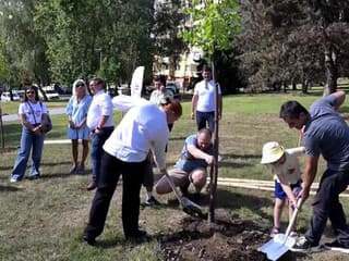 Symbolické sadenie troch líp pri príležitosti 35. výročia nezávislosti Ukrajiny