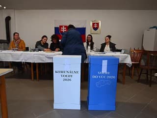 Hlasovanie v hasičskej zbrojnici v Starej Turej