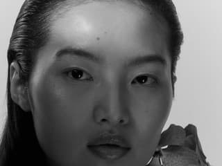 Beauty look DIOR Haute Couture jar/leto 2026: Ikonické couture líčenie, ktoré oslavuje žiarivú pleť