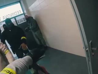 Polícia obvinila dvoch mužov pre zločin výroby a obchodovania s drogami