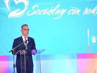 Erik Tomáš odozvdal ocenenia Sociálny čin roka