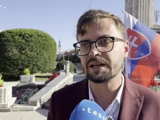 Alexander Riabov kritizuje výdavky Prešova na právne služby v konaní o pamätníku