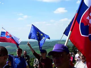 Občianske podujatie Spolu sme nádejou na mohyle na Bradle a vyhlásenie memoranda