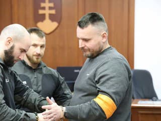 Z extrémizmu obžalovaného Bombica prišli na súd podporiť viaceré známe mená