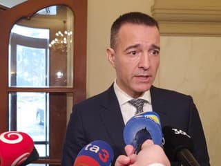Minister Tomáš Drucker pri príchode na rokovanie vlády