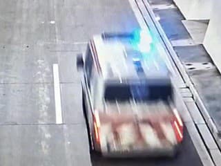 Policajti asistovali pri prevoze srdca ešte cez neotvorený tunel Višňové