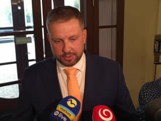 Minister Kamil Šaško pred rokovaním vlády