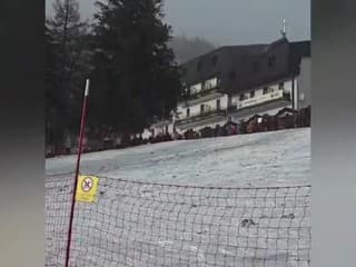 Turisti zaplnili Tatry aj napriek nepriaznivému počasiu