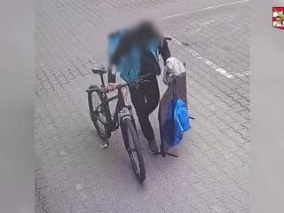 Pod maskou kuriéra kradol, čo mu prišlo pod ruky