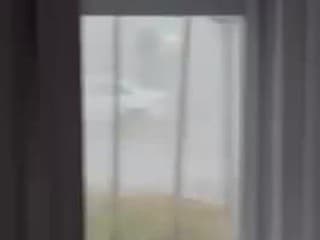 Silná búrka v Bratislave priniesla aj krúpy.