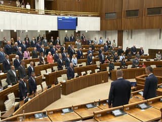 Predseda Národnej rady v pléne vyzval na minútu ticha po tom, čo zomrela ďalšia obeť po tragédii v Staškove