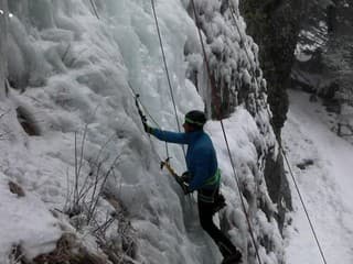 Lezci na ľadovej stene na Skalke
