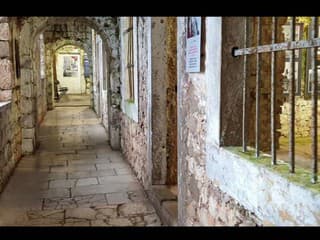 Múzeum Dubrovník v občianskej vojne, ktoré sa nachádza v pevnosti na vrchu Srđ