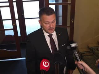 Samuel Migaľ pri odchode z Úradu vlády (ÚV) SR