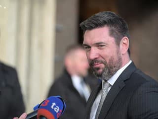 Minister Takáč hovorí o voľbe poštou