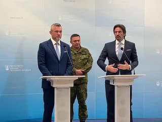 Prezident SR Peter Pellegrini a náčelník Generálneho štábu generál Daniel Zmeko